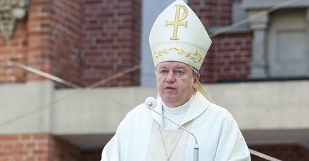 Arcybiskup apeluje o pomoc frankowiczom i wolne niedziele w handlu