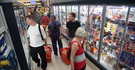 Dostawca wędlin dla Biedronki rozważa wstrzymanie produkcji. Pomór świń zachwiał płynnością