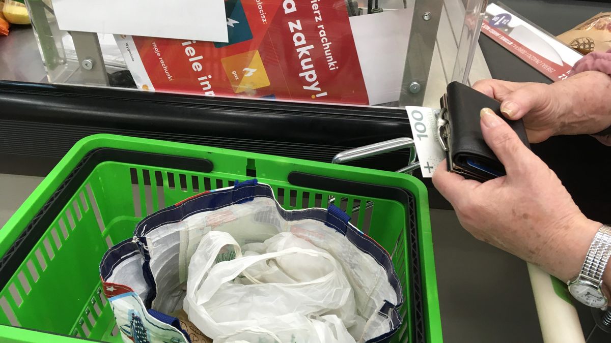 Droższy prąd to i wyższa inflacja. Eksperci szacują, że 5-7 proc. wzrostu cen prądu to dodatkowe 0,2-0,3 proc. do inflacji konsumenckiej.