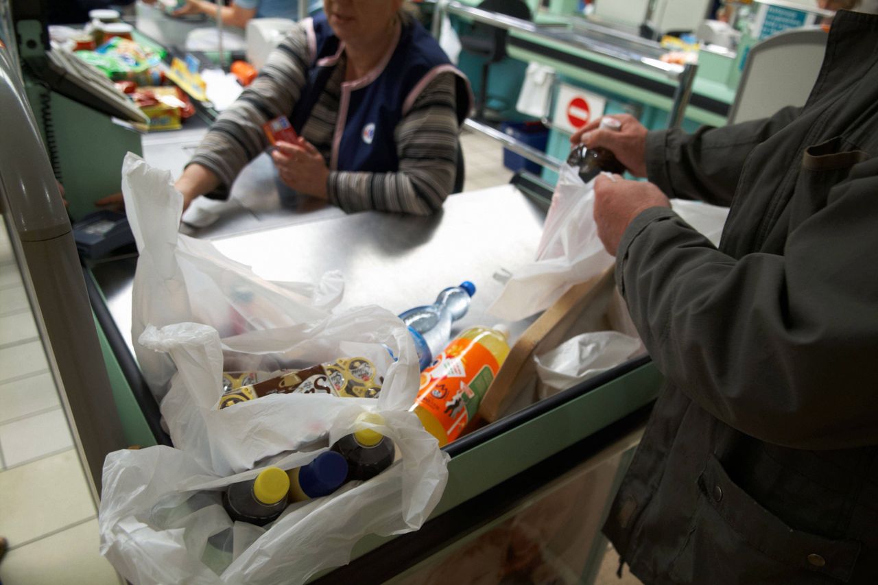 Opłata recyklingowa obejmie niemal wszystkie foliówki. Zmiany coraz bliżej