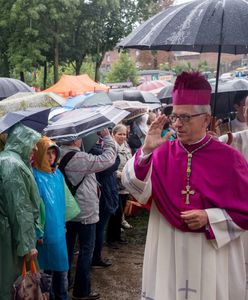 Niedziela+. Arcybiskup apeluje do rządu o poparcie projektu "Solidarności". Niedziele mają być wolne od handlu