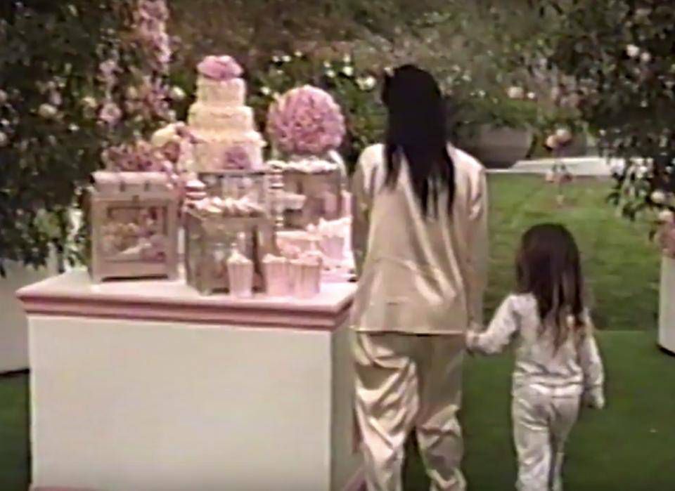 Kourtney Kardashian na baby shower u Kylie Jenner
