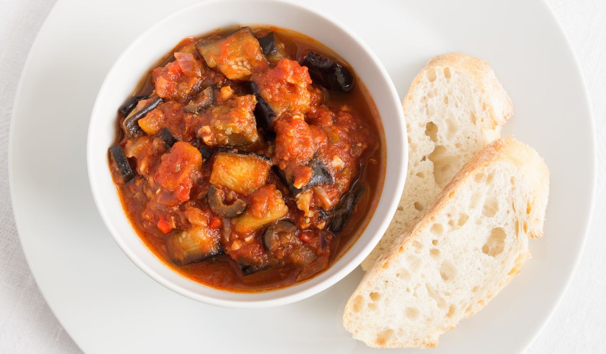 Caponata to danie kuchni sycylijskiej - Pyszności; Fot. Adobe Stock