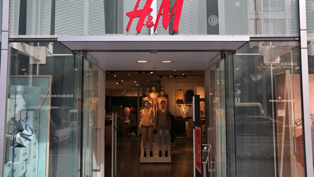 H&M z powodu koronawirusa rozważa zwolnienia.