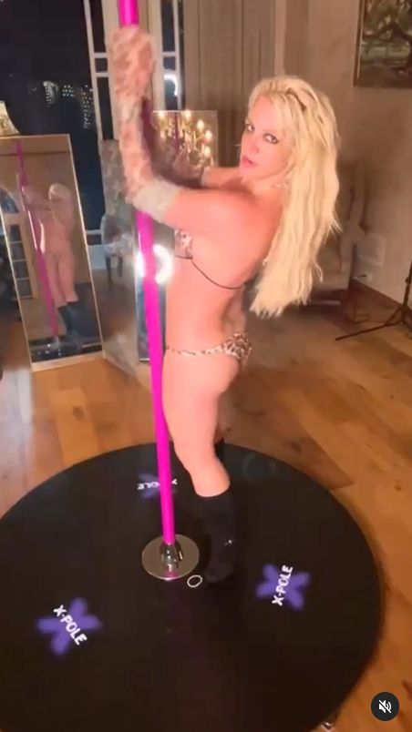 Britney Spears zademonstrowała, jak tańczy na rurze