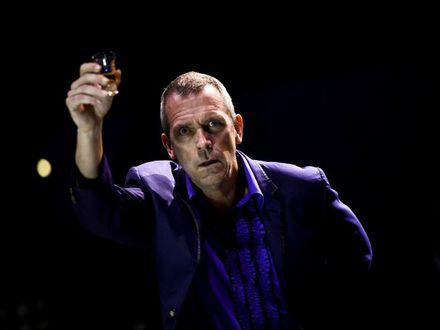 Hugh Laurie znów wystąpi w Polsce!