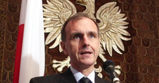 Szef MON pośmiertnie awansował ofiary katastrofy