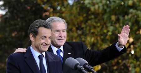 Bush i Sarkozy wzywają Musharrafa do przywrócenia demokracji