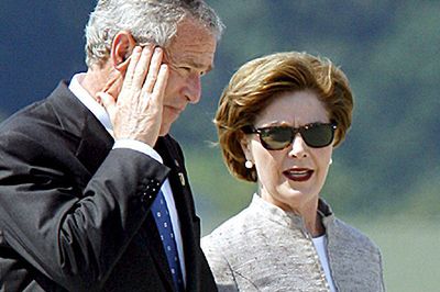 Prezydenta Busha i jego żonę chciano otruć?