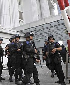 Zamachy bombowe w Indonezji