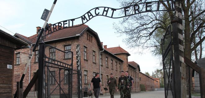 Muzeum Auschwitz: zamrożenie płac pracowników groźne dla placówki