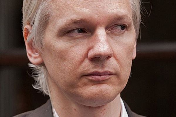 "Guardian": Ekwador przyzna azyl polityczny Julianowi Assange'owi