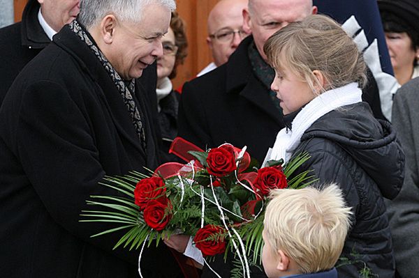 Dzieci wierszem witały Kaczyńskiego, dyrektorka upomniana