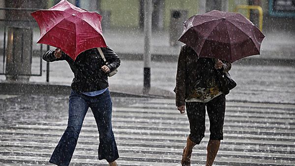 Warto mieć przy sobie parasol