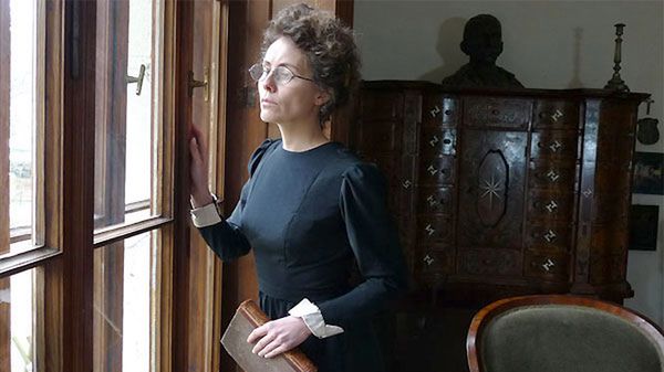 Elisabeth Duda jako Maria Skłodowska-Curie