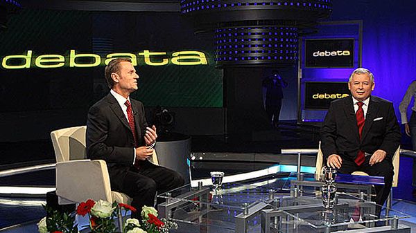 Debata pomiędzy Donaldem Tuskiem i Jarosławem Kaczyńskim w 2007 r. - zdjęcie archiwalne