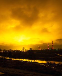 UFO czy wielki pożar? Mieszkańcy Siechnic mają dość kłopotów ze zdrowiem przez łunę nad miastem