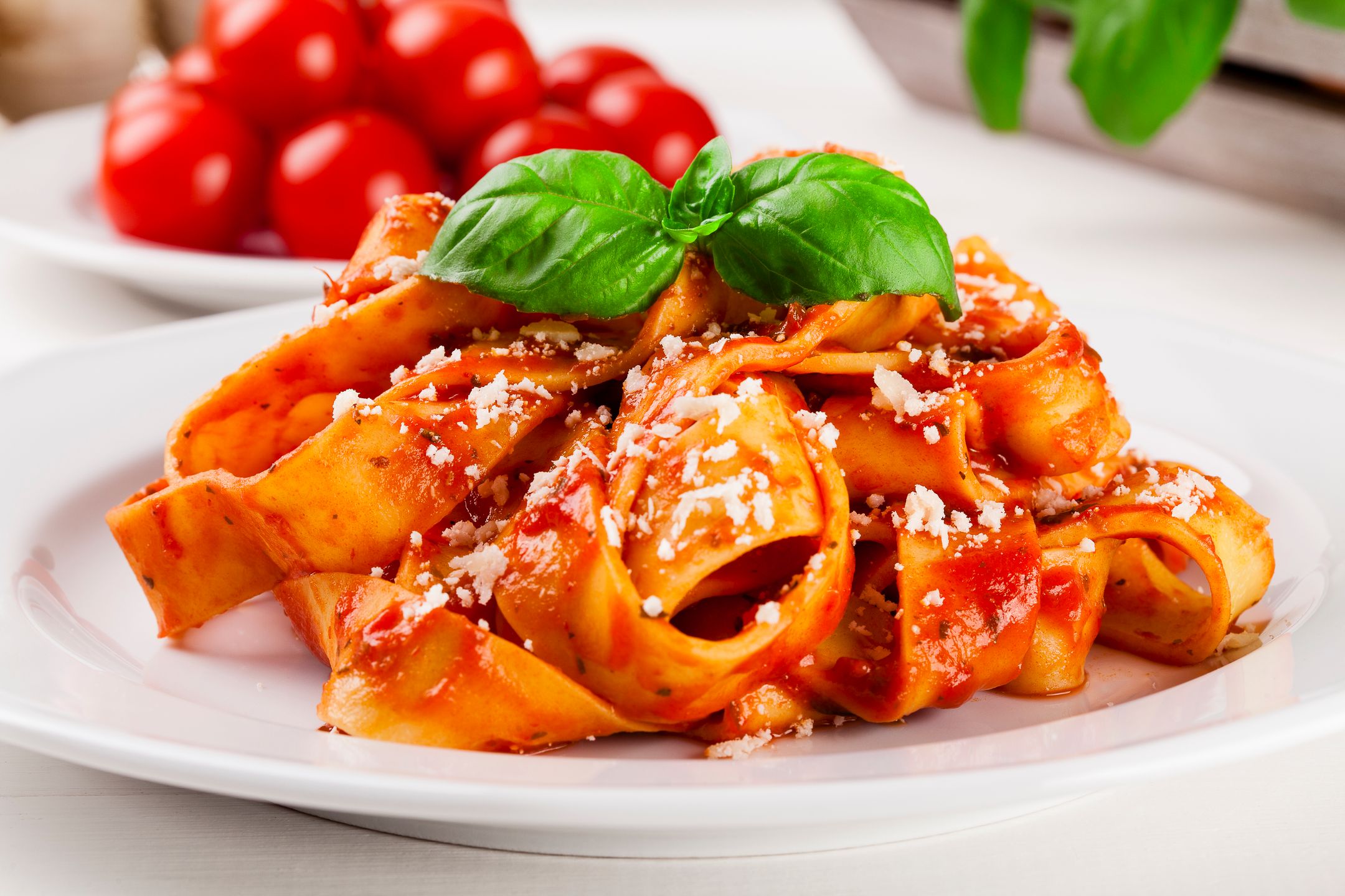 Makaron tagliatelle z sosem bolońskim