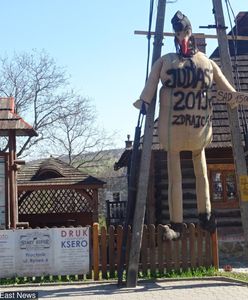 "Sąd nad Judaszem" w Pruchniku. Sprawca poszukiwany. Jest postępowanie policji