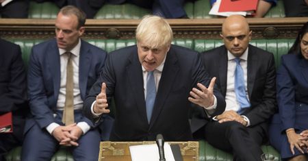 Kurs funta najniższy od połowy lat 80. Johnson przegrał, ale tylko pierwszą bitwę
