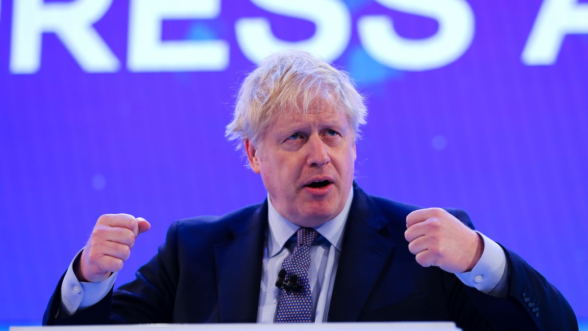 Boris Johnson pozostaje na oddziale intensywnej terapii.