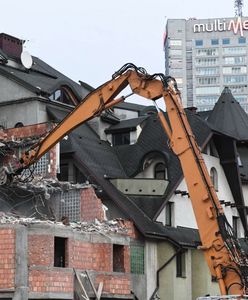 Trwa rozbiórka "Czarnego Kota". Na razie na koszt miasta, ale nadzór budowlany zażąda zwrotu pieniędzy