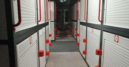 Jak w trumnie, ale z WiFi i klimatyzacją. Spędziłem noc w kapsułowym hotelu