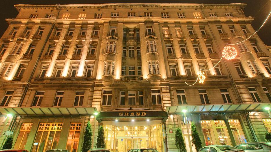 Zanim w budynku powstał hotel, mieściła się w nim fabryka wyrobów wełnianych i bawełnianych Ludwika Meyera