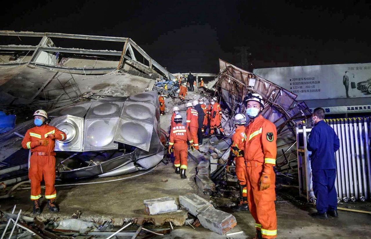 Tragedia w Chinach. Zawalił się hotel, w którym przebywało 70 osób poddanych kwarantannie