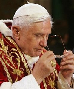Benedykt XVI: świat i Kościół potrzebują świętych kapłanów