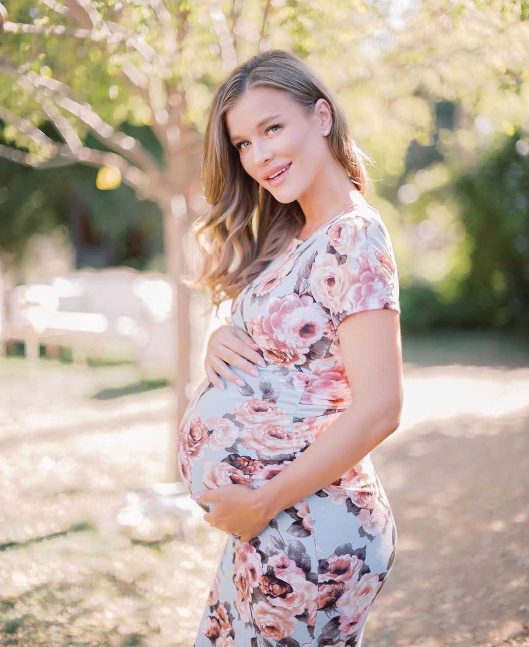 Joanna Krupa baby shower w USA