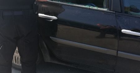 Radomsko. Zostawiła psa w nagrzanym aucie i poszła na zakupy. Interweniowała policja