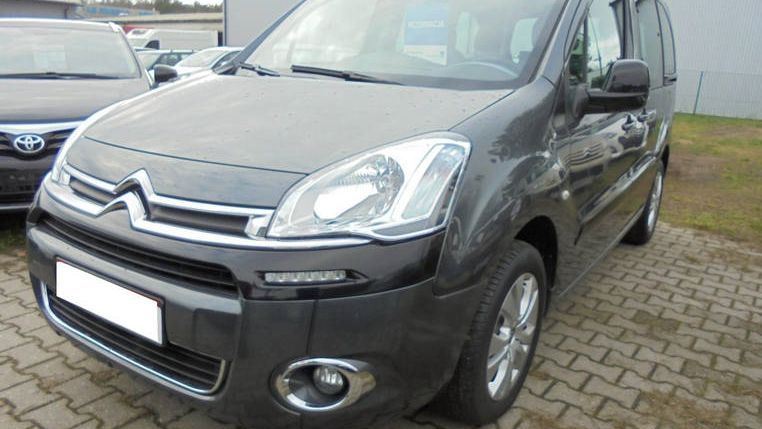 Trwają poszukiwania złodzieja auta