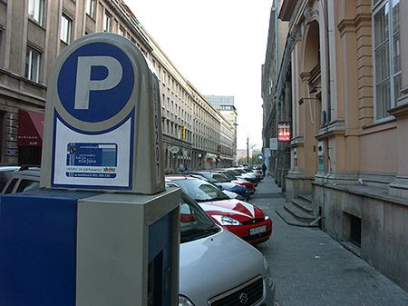 Warszawa rozszerza strefę płatnego parkowania