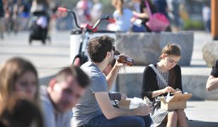 Koronawirus w Warszawie. Koniec z piciem alkoholu nad Wisłą
