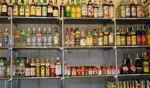 Ograniczenia w sprzedaży alkoholu. Zakaz obejmie stacje benzynowe, ale już nie ogródki piwne