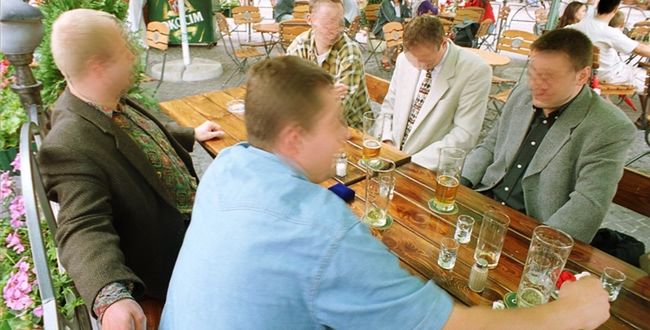 Polacy coraz chętniej zaglądają do kieliszka