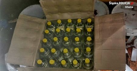 Gliwice: rozlewnia alkoholu na posesji księdza. "To było poza moja wiedzą"