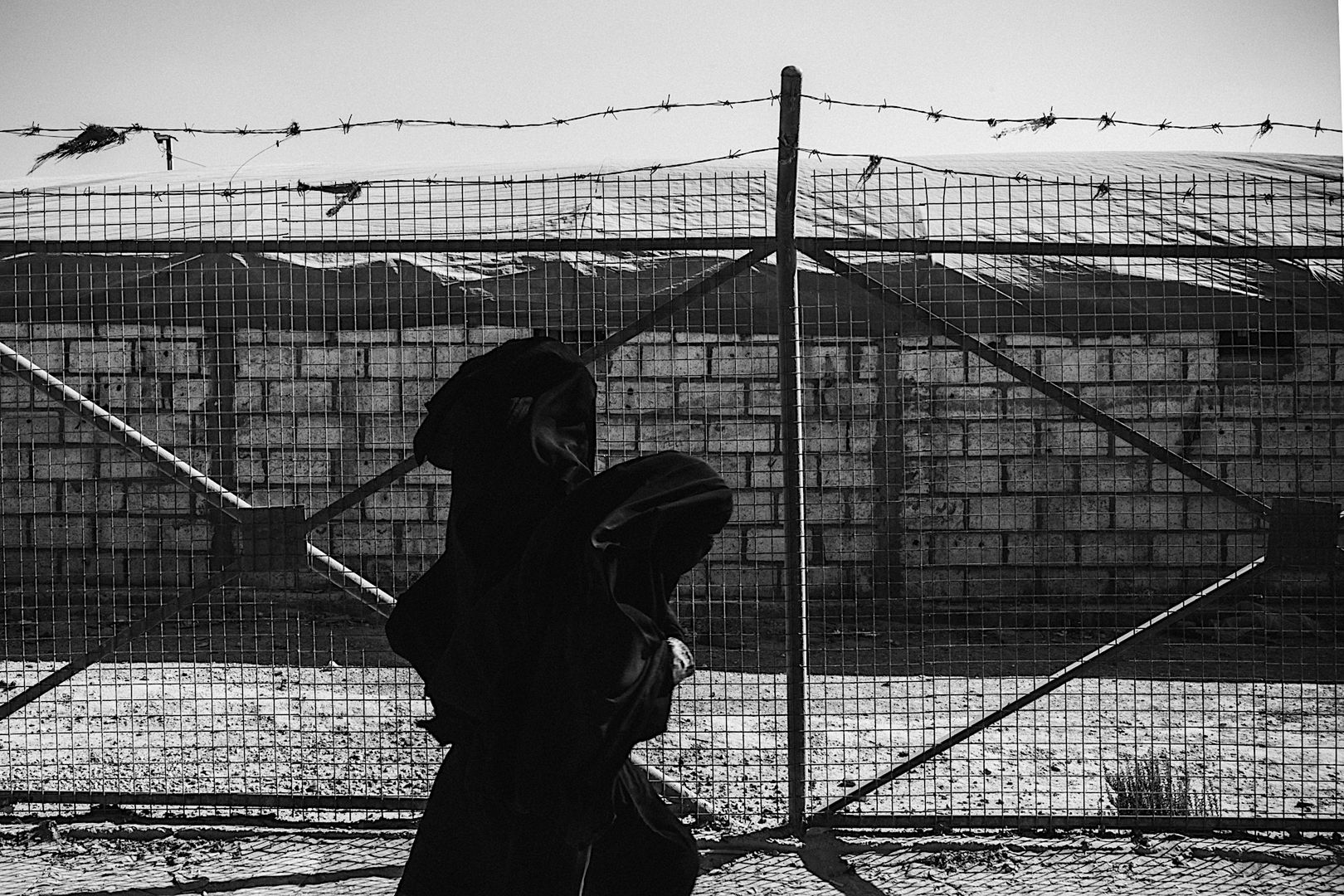 Kobiety zamknięte w obozie Al-Hol wciąż wyznają zasady Państwa Islamskiego.
