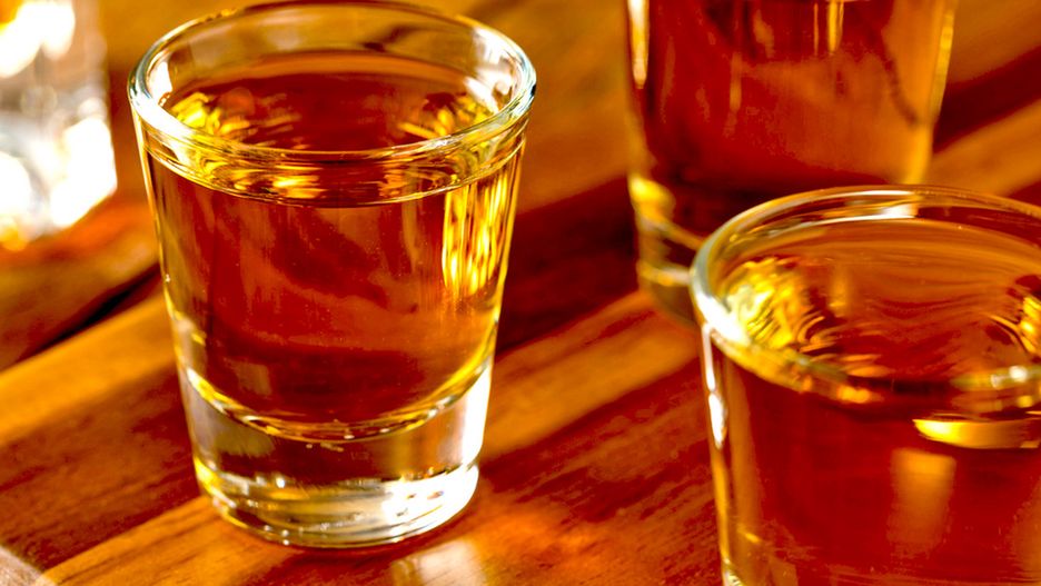 Czarny rynek alkoholu w Polsce  wart jest około 57 mld zł