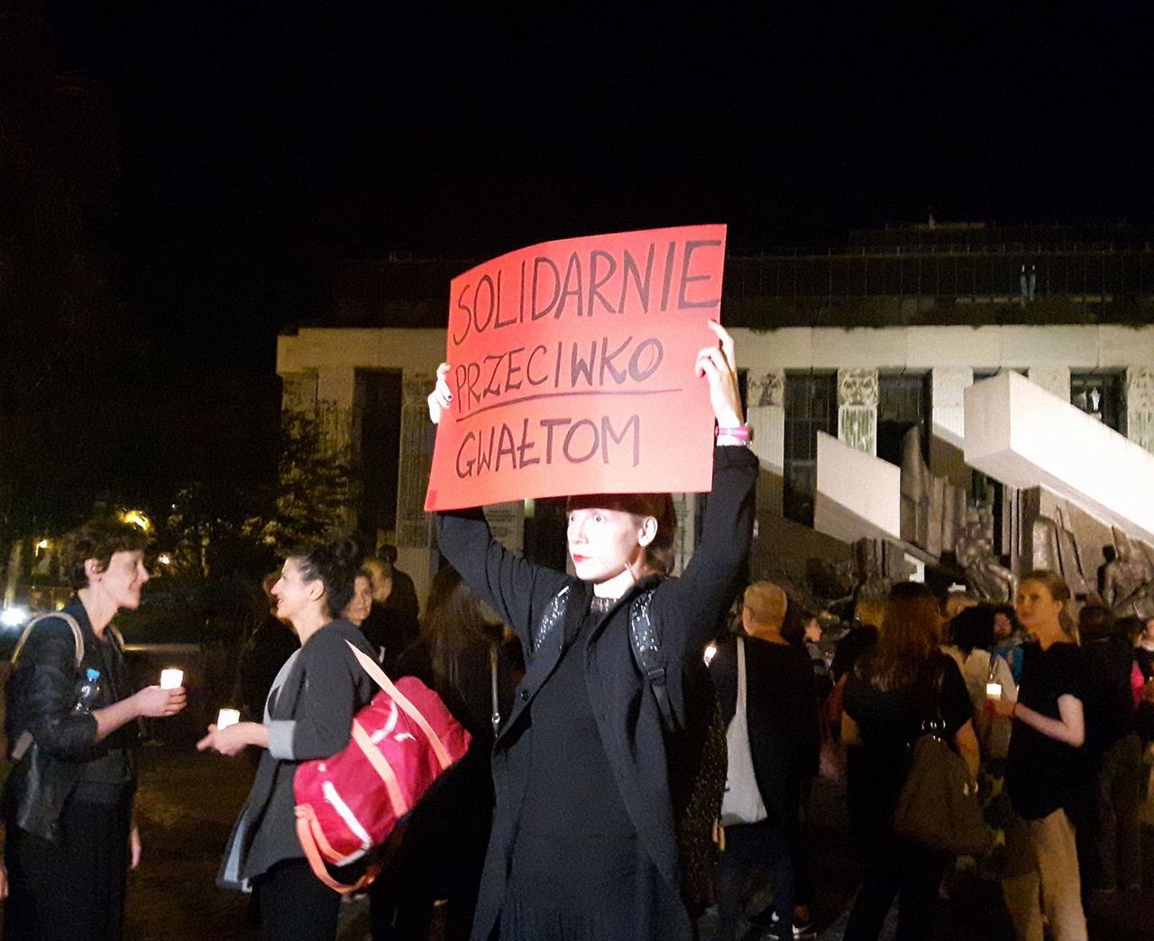 "Milczymy dla niej, krzyczeć jeszcze będziemy". Tak protestowano po śmierci 26-latki