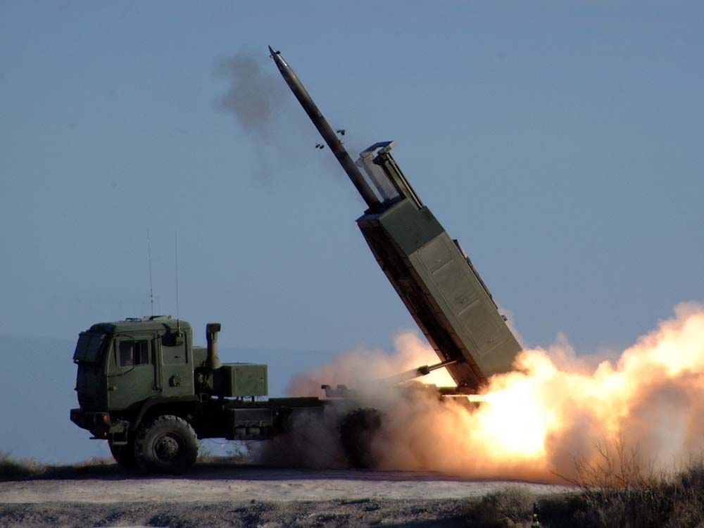 Wojsko Polskie kupuje wyrzutnie rakiet M142 HIMARS od USA
