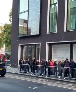 Premiera nowego iPhone'a wywołała histerię. Przed sklepami tysiące osób