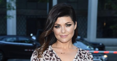 Kasia Cichopek w granitowym garniturze zakręciła kołem fortuny. Fani zachwyceni stylizacją za 2 tys. zł