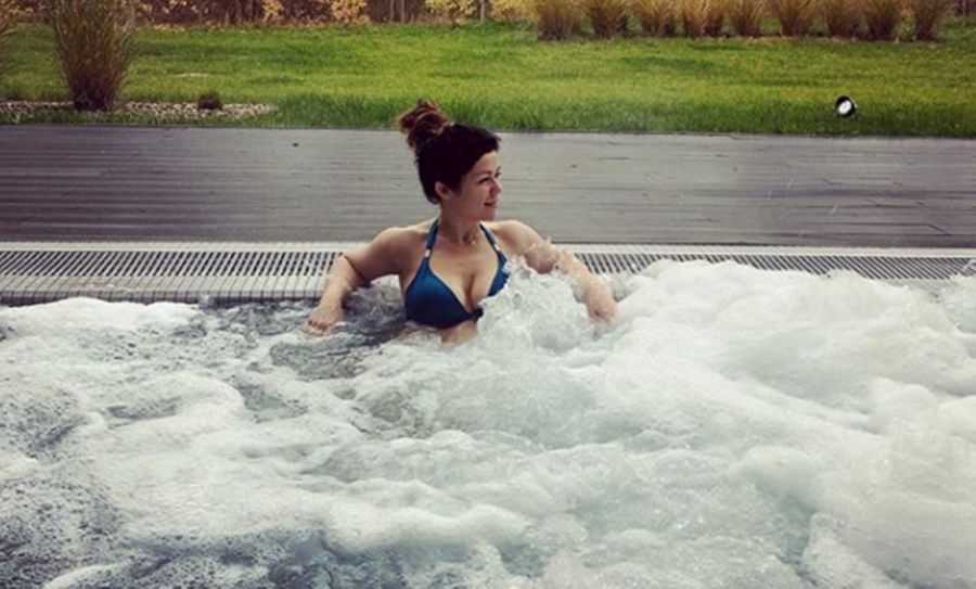 Kasia Cichopek odpoczywa w hotelowym jaccuzi