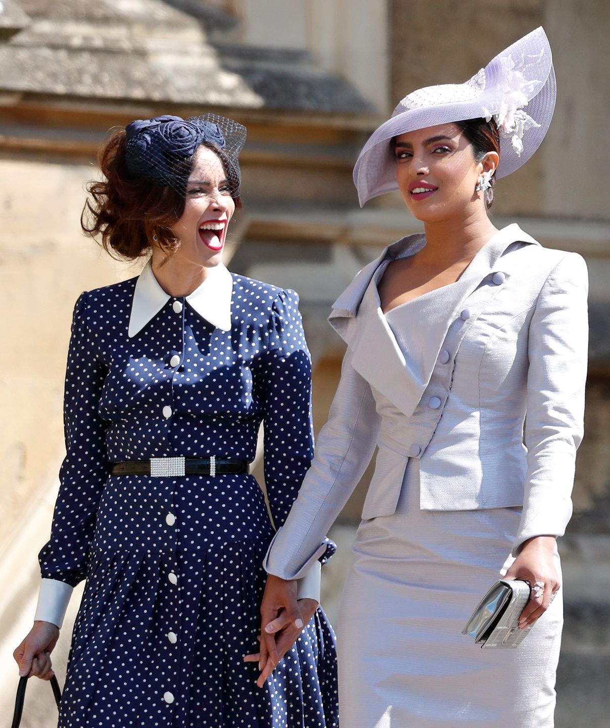 Meghan Markle nie pojawi się na ślubie Priyanki Chopry (z prawej)