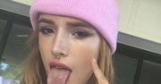 Bella Thorne chwali się na tatuażem na pupie. „Ugryź mnie” – mówi napis na pośladku