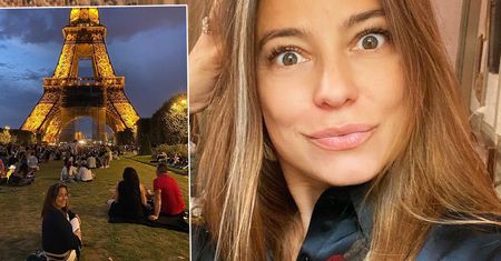 Anna Mucha z córeczką zwiedza Paryż. Wszystko bacznie relacjonuje. 10-letnia Stefania to mała elegantka