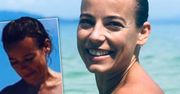 Anna Mucha pokazała opalony na heban biust. Zdjęciem prosto z niebiańskiej plaży wspiera Strajk Kobiet