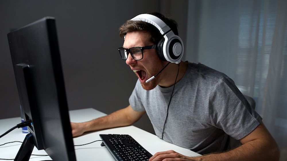 Hejt w sieci - sposoby zgłaszania